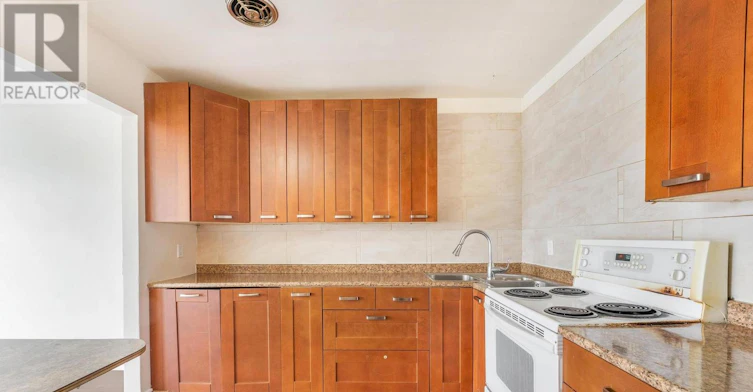 1698A Eglinton Avenue W, Toronto, ON, M6E 2H5 - 9
