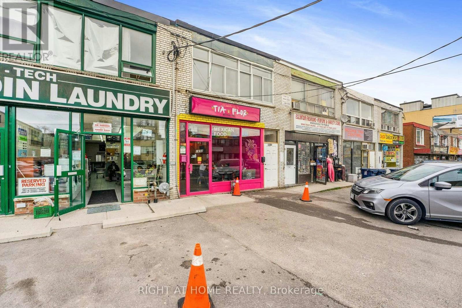 1698A Eglinton Avenue W, Toronto, ON, M6E 2H5 - 22