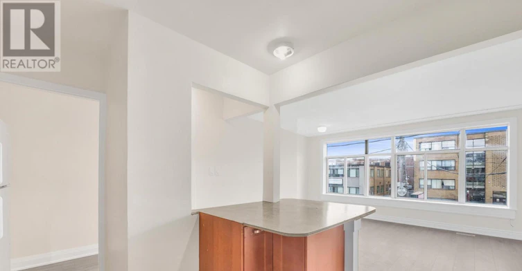 1698A Eglinton Avenue W, Toronto, ON, M6E 2H5 - 8