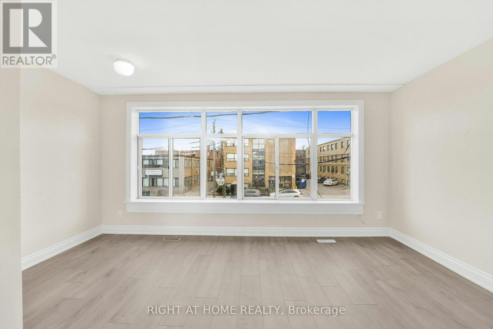 1698A Eglinton Avenue W, Toronto, ON, M6E 2H5 - 4