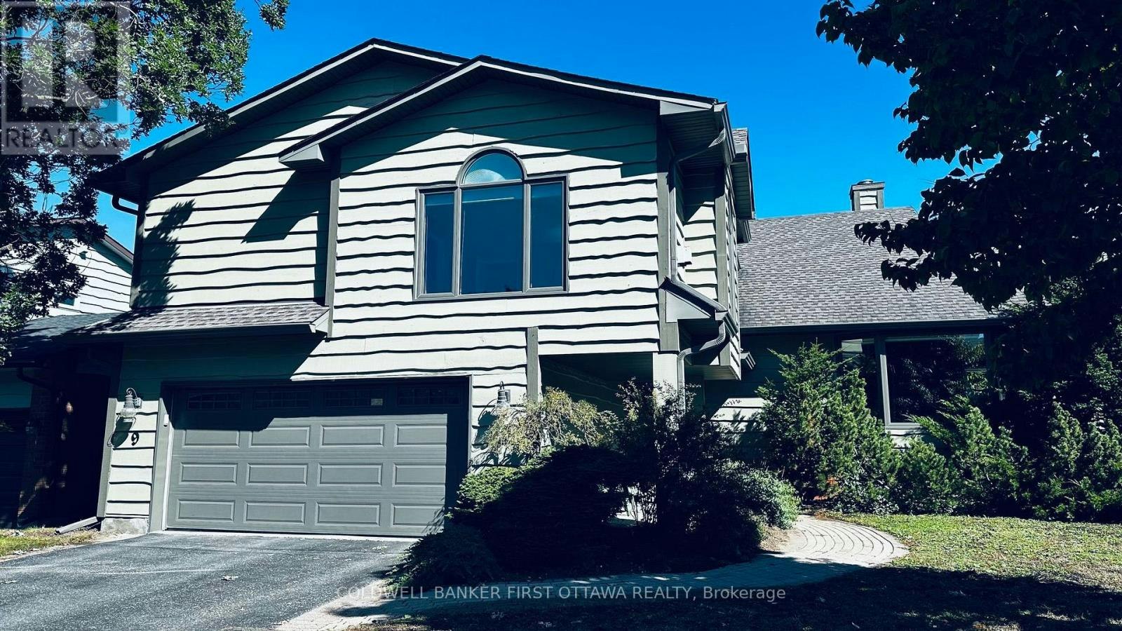 9 Foxrun Lane, Ottawa, ON, K1V 9W4