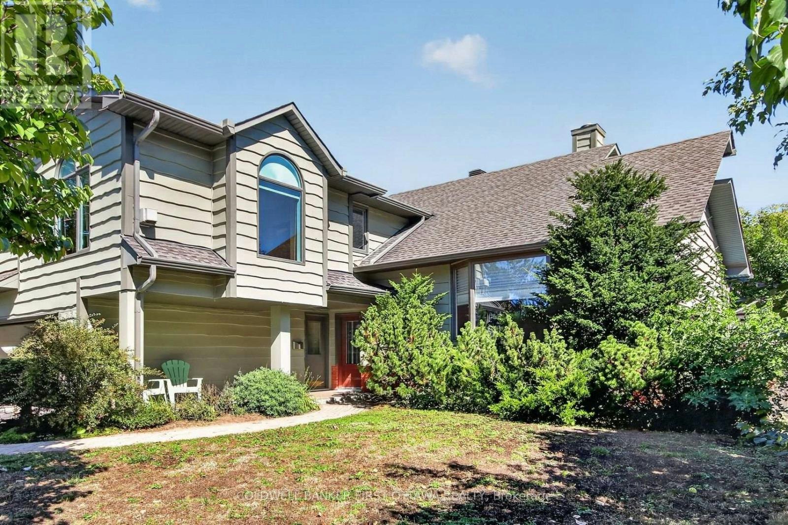 9 Foxrun Lane