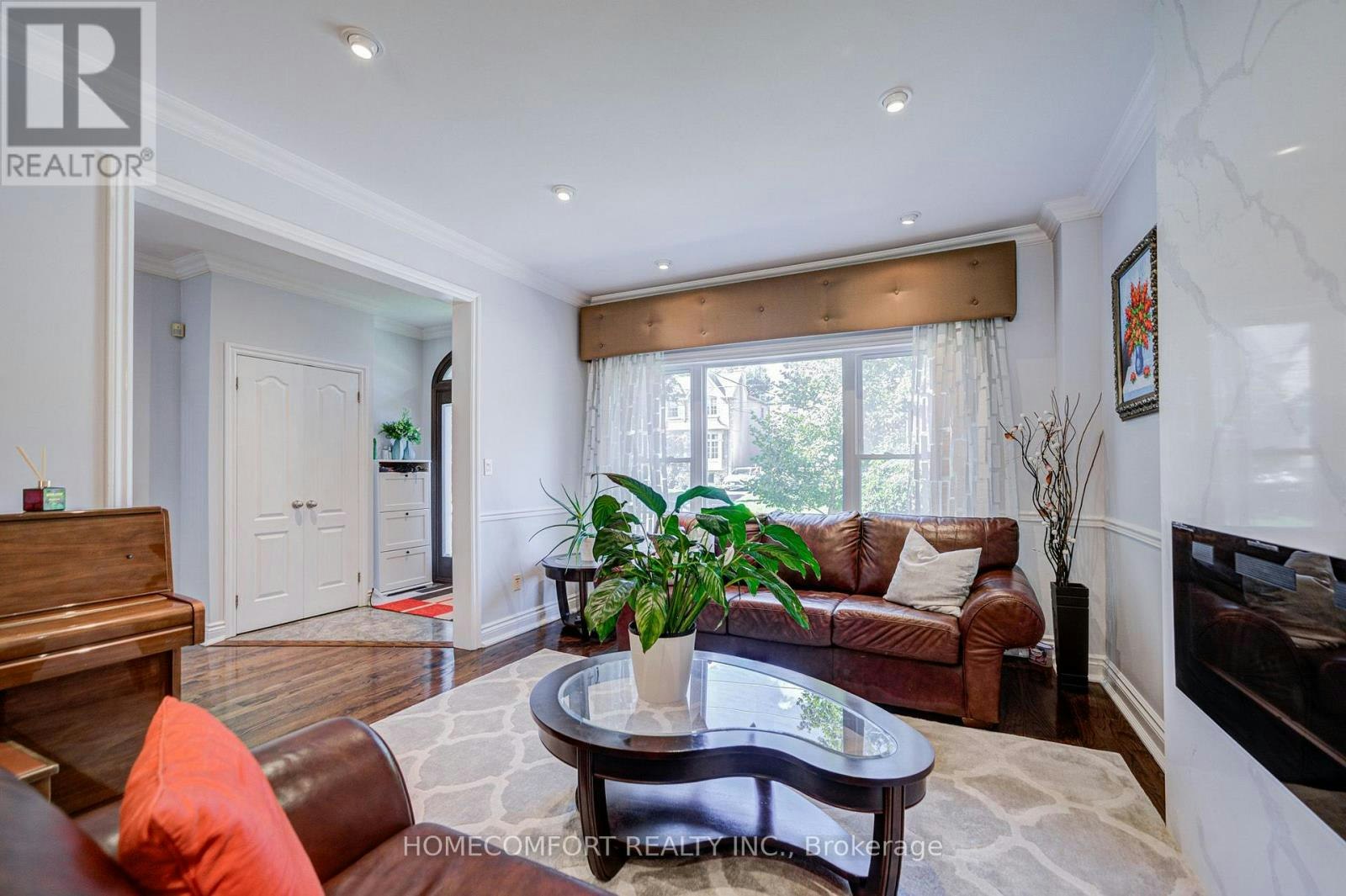 319 Rumsey Road, Toronto, ON, M4G 1R6 - 4
