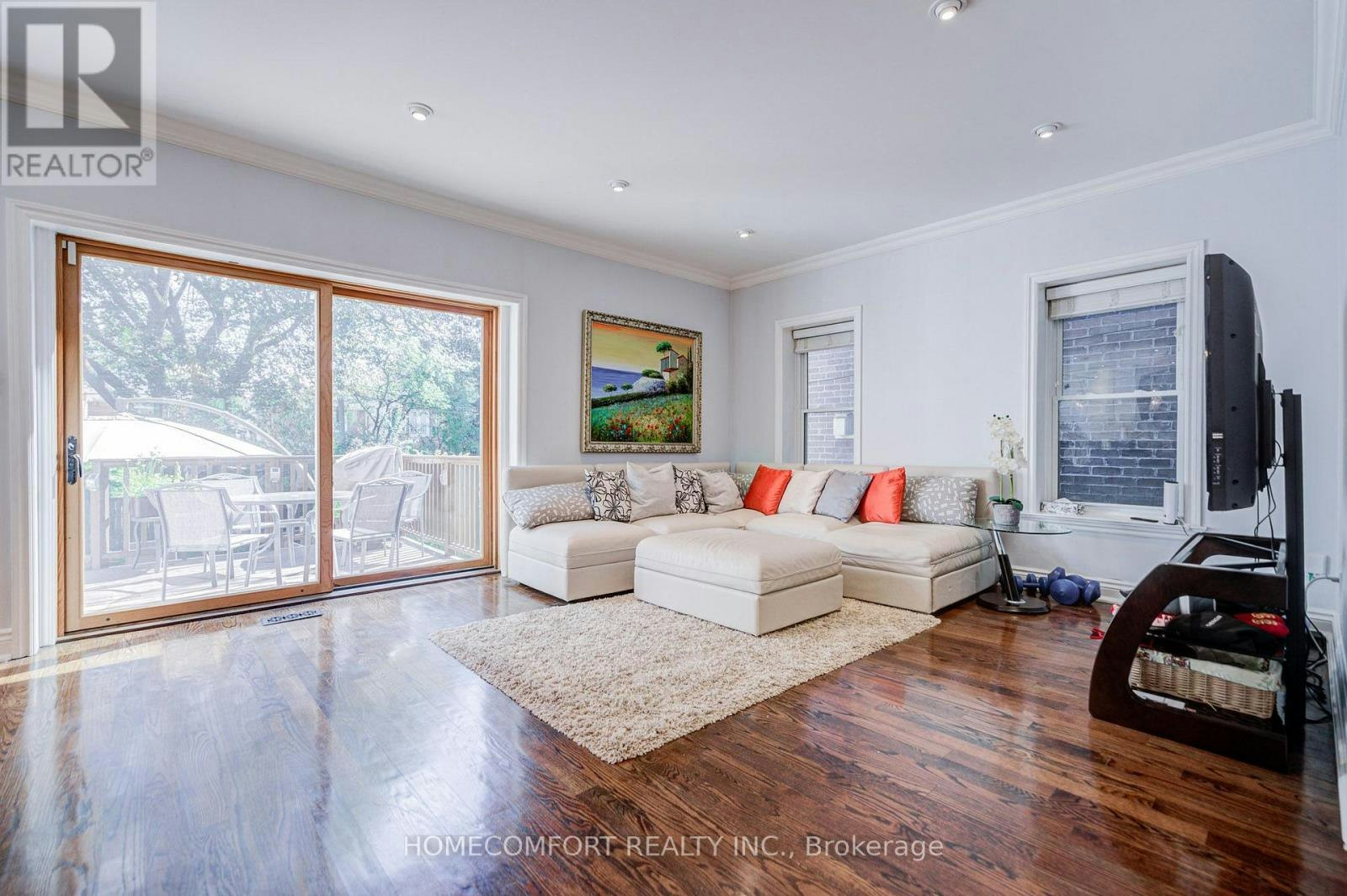 319 Rumsey Road, Toronto, ON, M4G 1R6 - 9