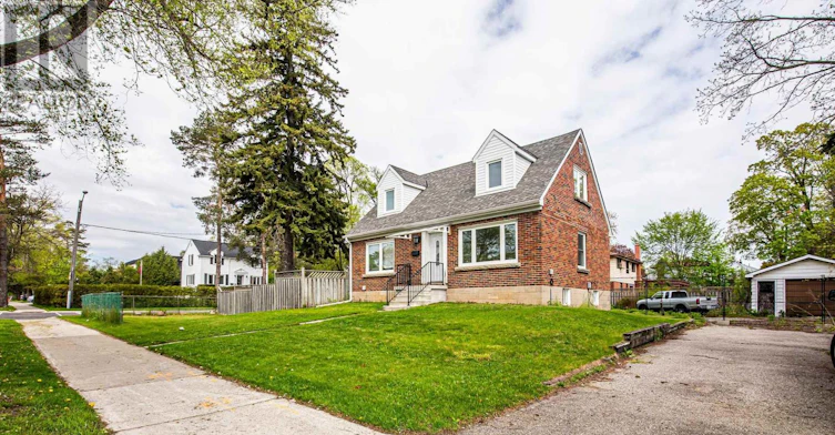 4300 Lawrence Avenue E, Toronto, ON, M1E 2S9