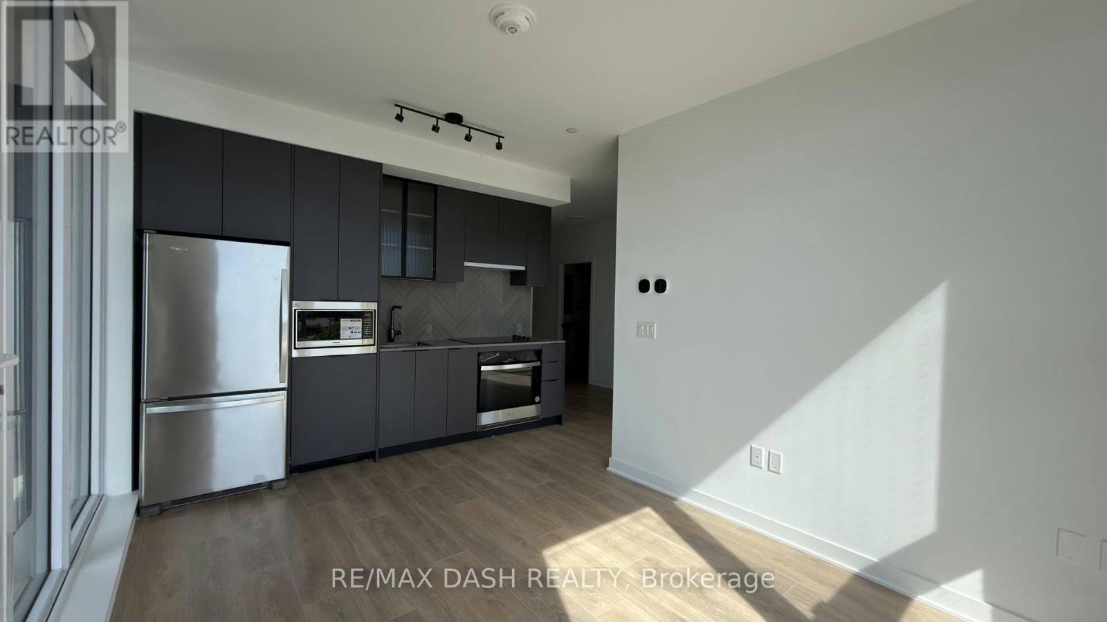 213-1037 The Queensway Avenue, Toronto, ON, M8Z 0H5 - 8
