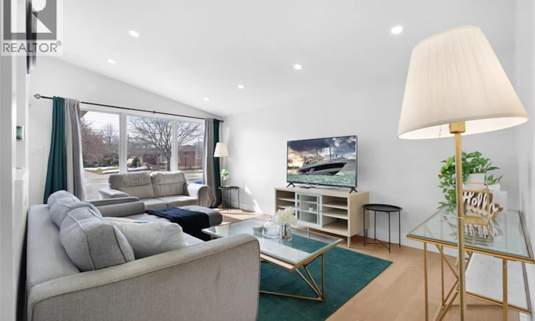 37 Lilacside Drive
