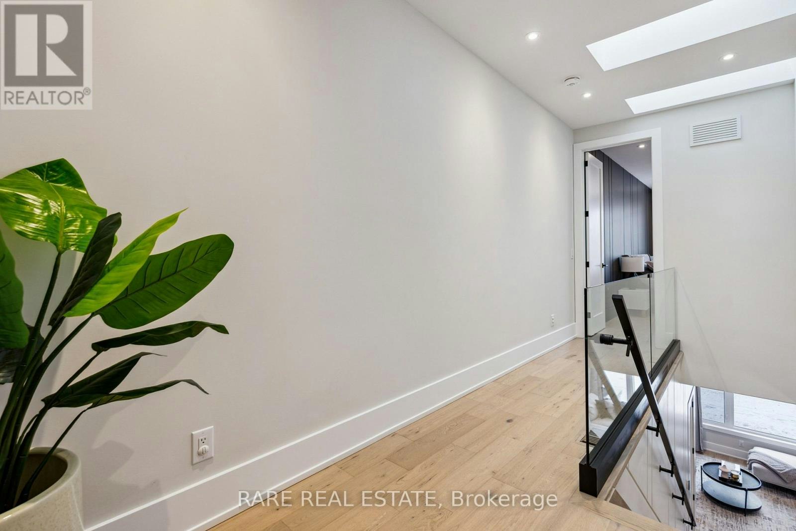 19 Twenty Ninth Street, Toronto, ON, M8W 3A9 - 20