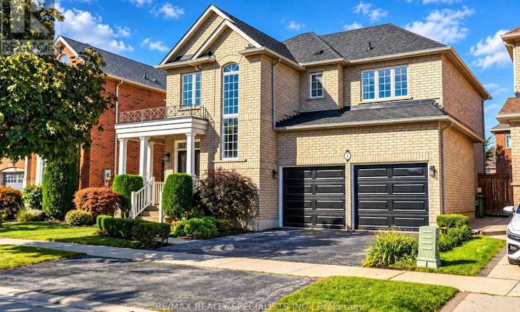 7 Kingspoint Circle