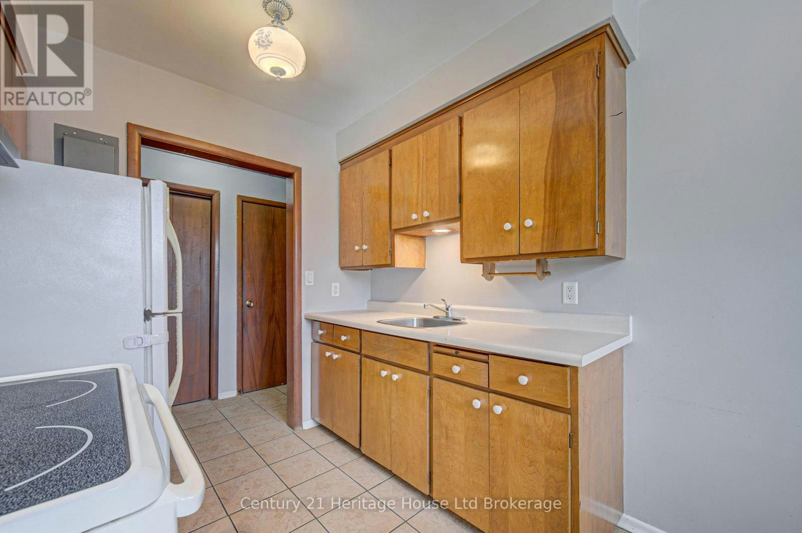 401-770 Hughson Street, Woodstock, ON, N4S 4P5 - 7