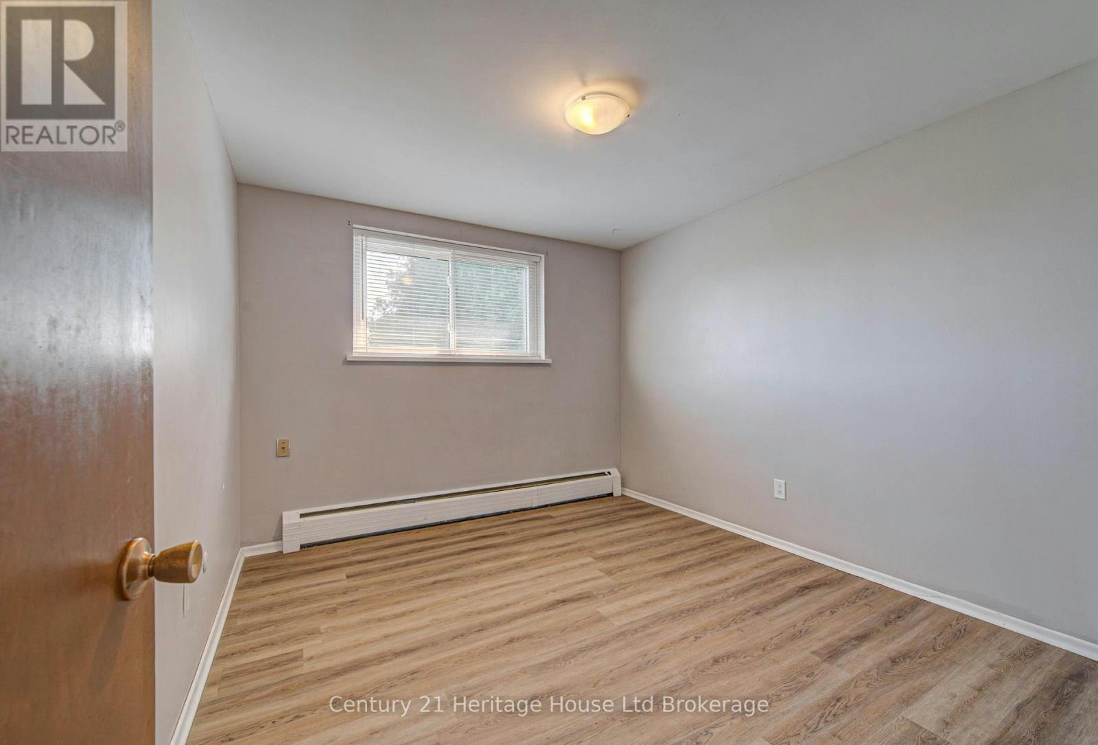 401-770 Hughson Street, Woodstock, ON, N4S 4P5 - 8