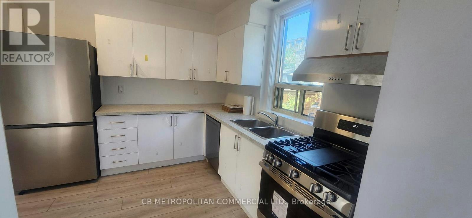 UPPER-124 Evans Avenue, Toronto, ON, M8Z 1H9 - 3
