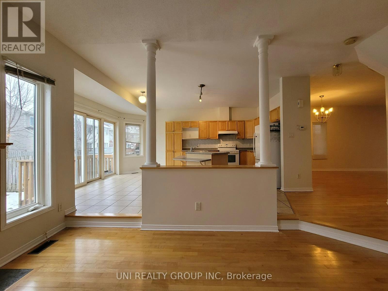 12 Staten Way, Ottawa, ON, K2C 4E7 - 12