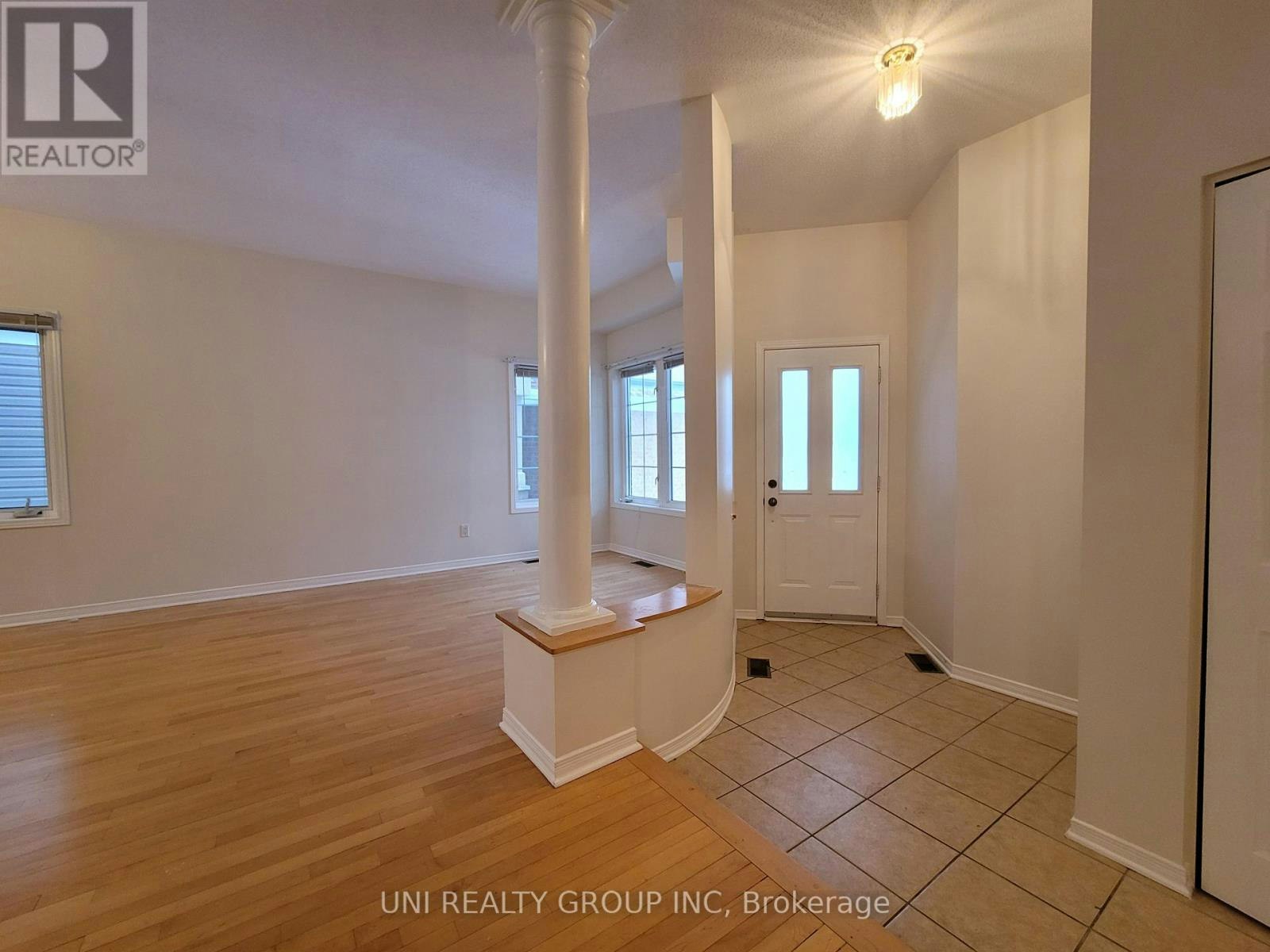 12 Staten Way, Ottawa, ON, K2C 4E7 - 2