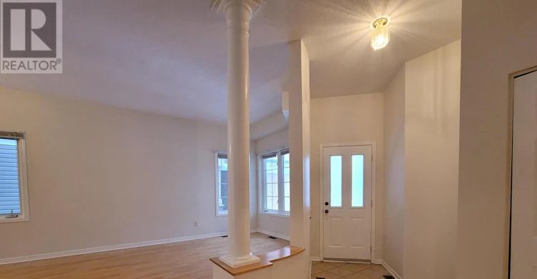 12 Staten Way, Ottawa, ON, K2C 4E7 - 2