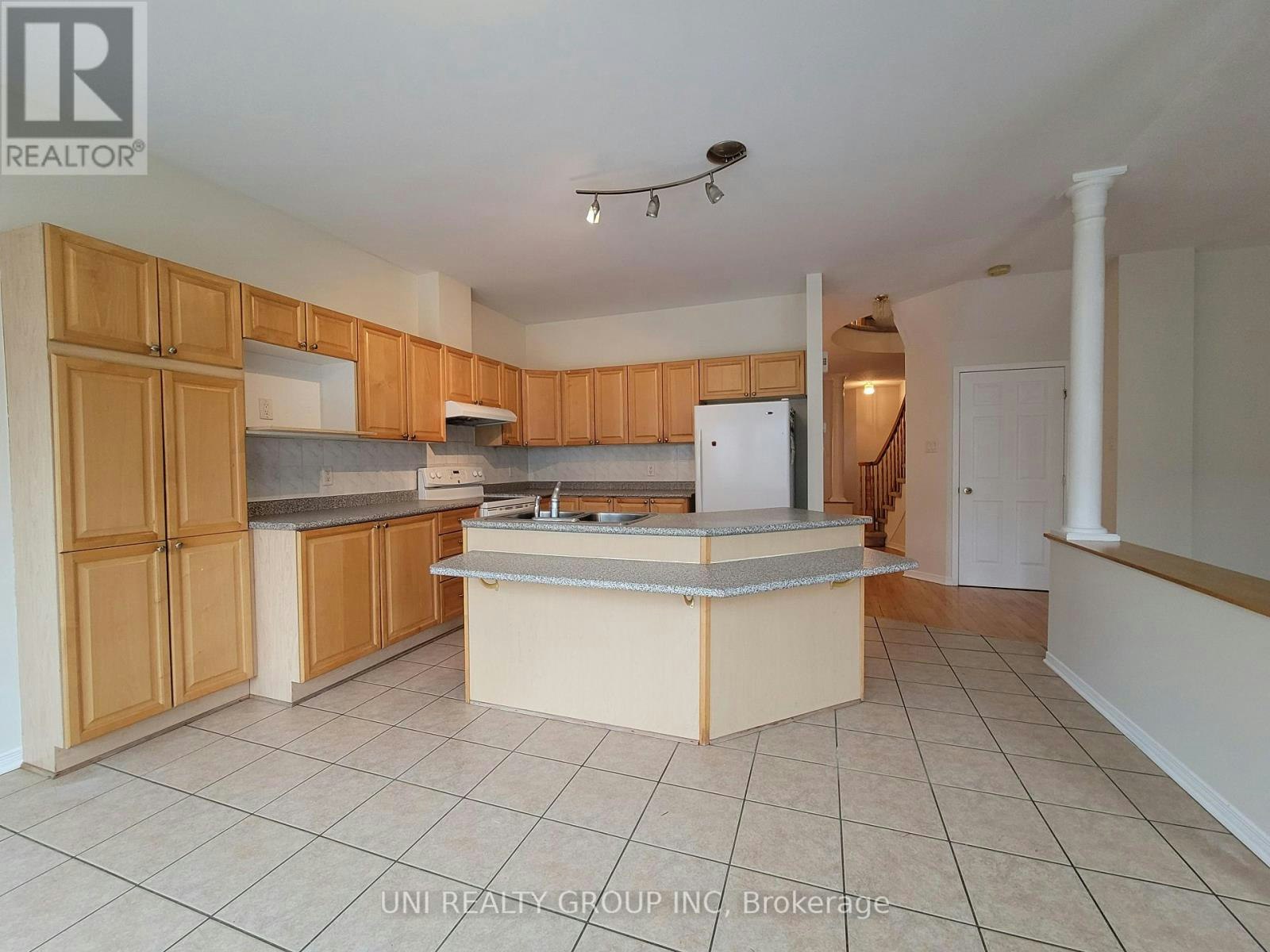 12 Staten Way, Ottawa, ON, K2C 4E7 - 13