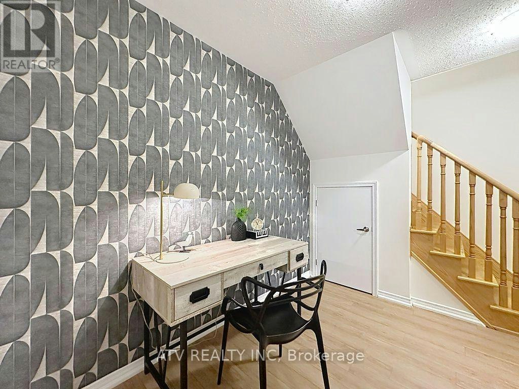 35-26 Fieldway Road, Toronto, ON, M8Z 0E3 - 31