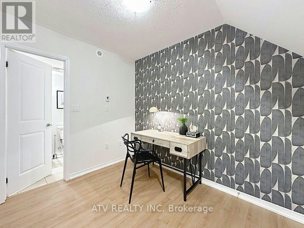 35-26 Fieldway Road, Toronto, ON, M8Z 0E3 - 27