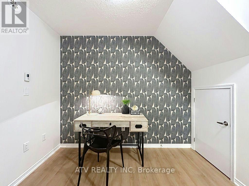 35-26 Fieldway Road, Toronto, ON, M8Z 0E3 - 29