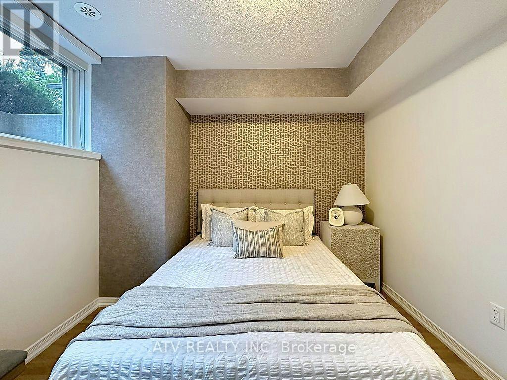 35-26 Fieldway Road, Toronto, ON, M8Z 0E3 - 25
