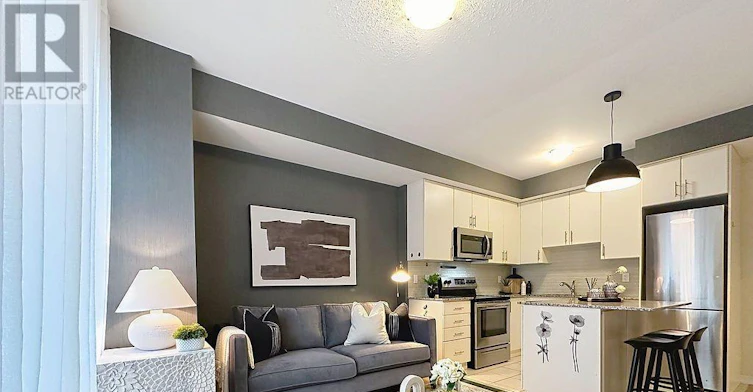 35-26 Fieldway Road, Toronto, ON, M8Z 0E3 - 3