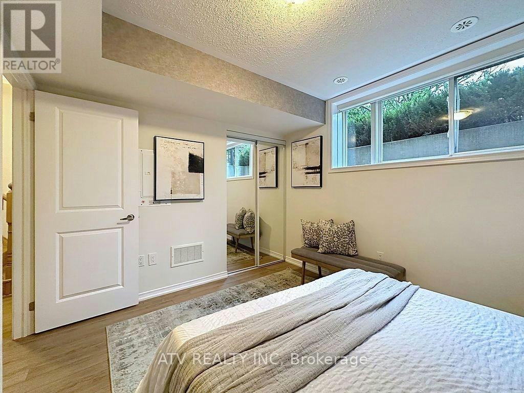 35-26 Fieldway Road, Toronto, ON, M8Z 0E3 - 26