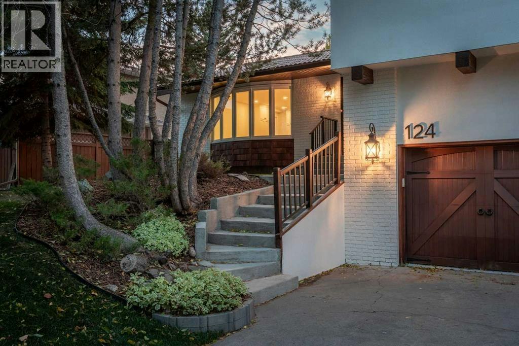 124 Canterbury Drive SW, Calgary, AB, T2W 1H3