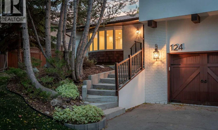 124 Canterbury Drive SW