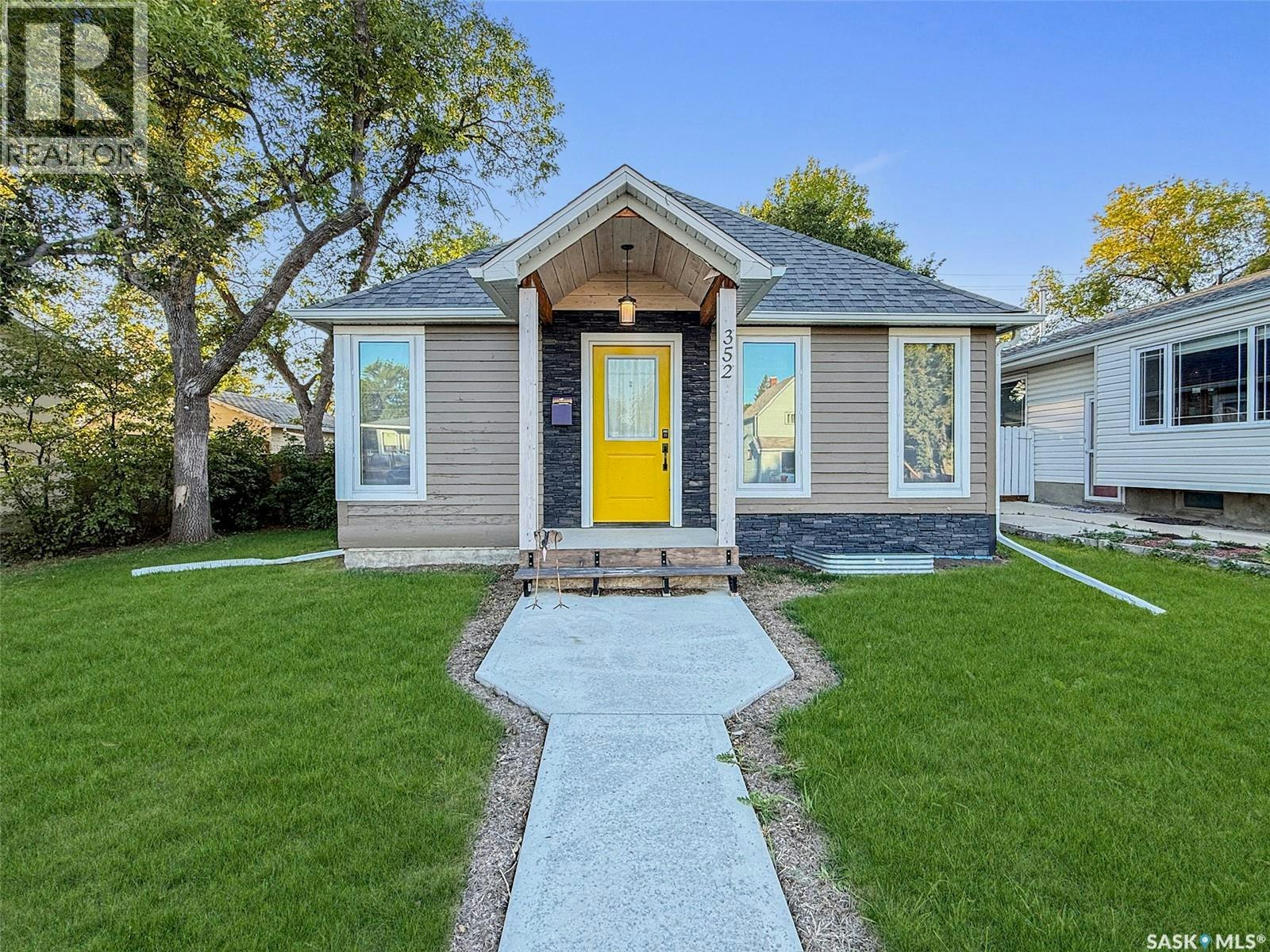 352 2nd Avenue NE, Swift Current, SK, S9H 2E1