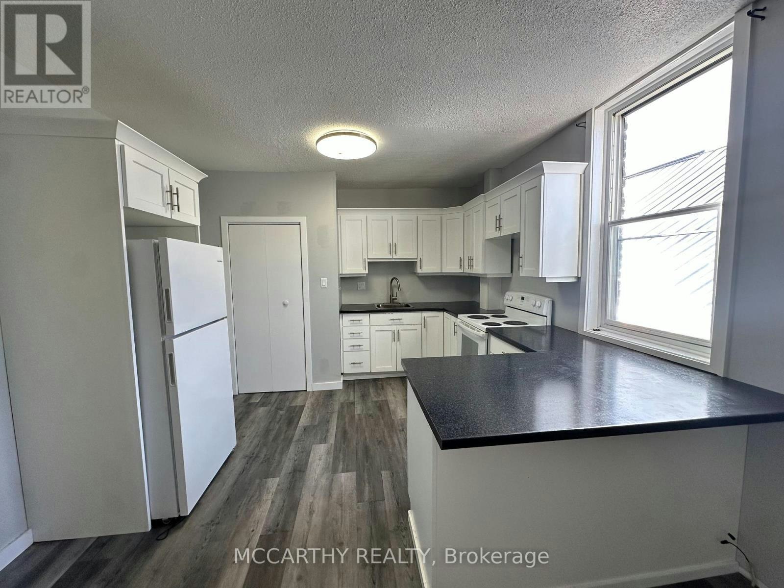 40 Main Street E, Southgate Township, ON, N0C 1B0 - 2