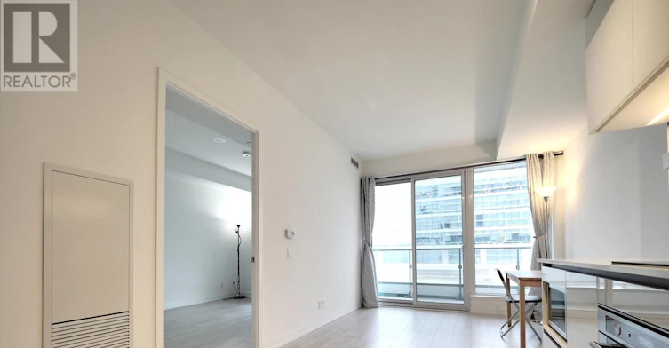 702-5 Buttermill Avenue, Vaughan, ON, L4K 0J5 - 2