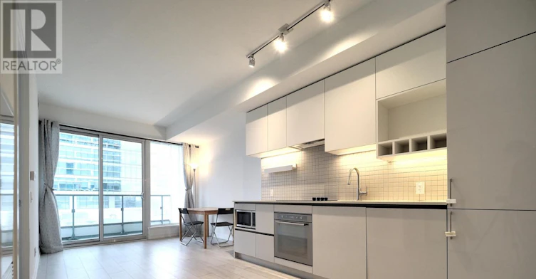 702-5 Buttermill Avenue, Vaughan, ON, L4K 0J5