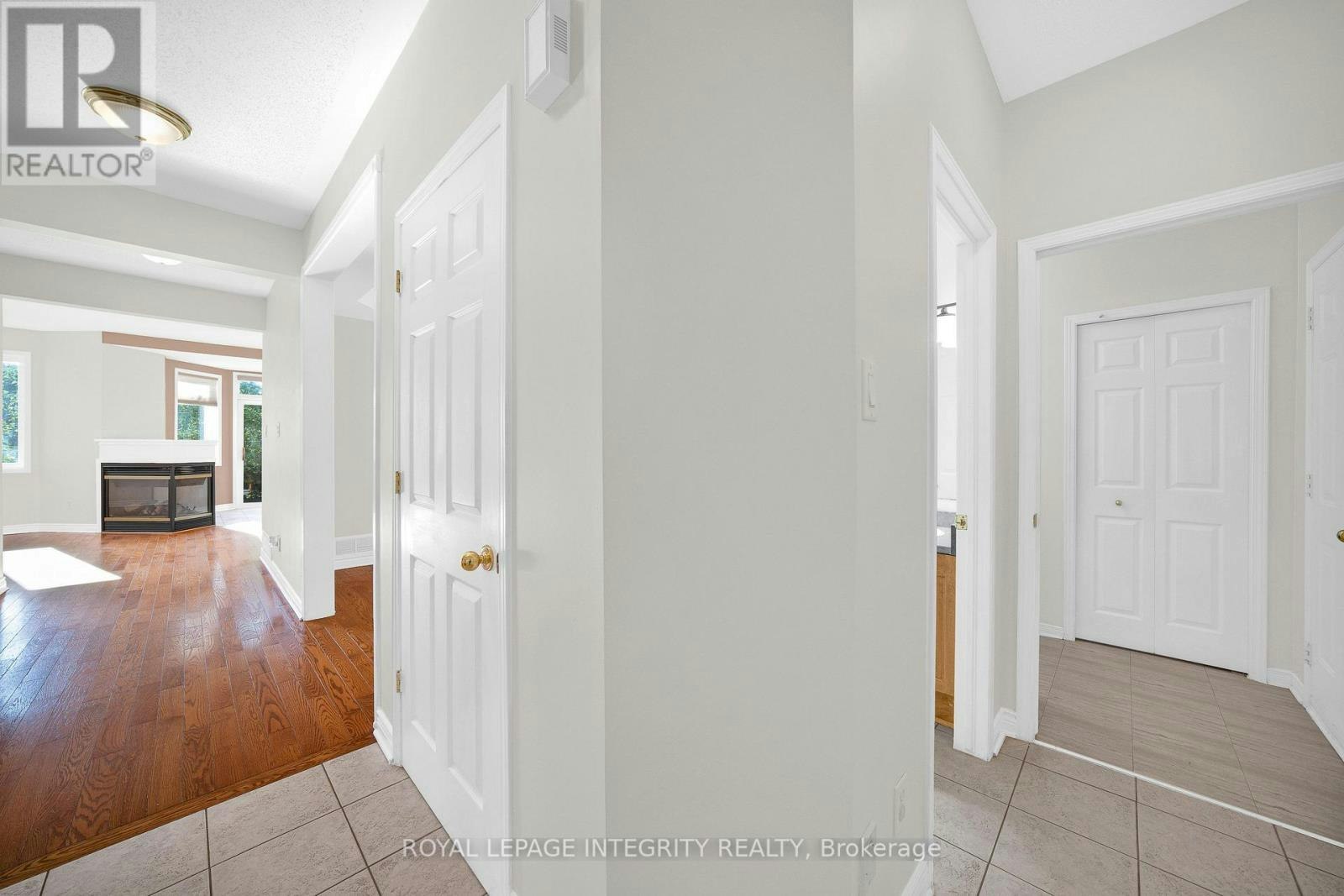 33 Norgold Crescent, Ottawa, ON, K2T 1J1 - 4