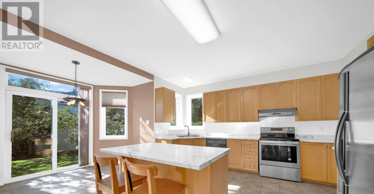 33 Norgold Crescent, Ottawa, ON, K2T 1J1 - 14