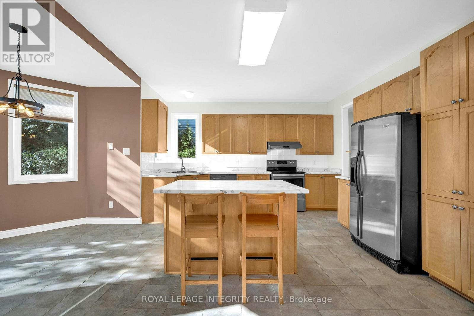 33 Norgold Crescent, Ottawa, ON, K2T 1J1 - 13
