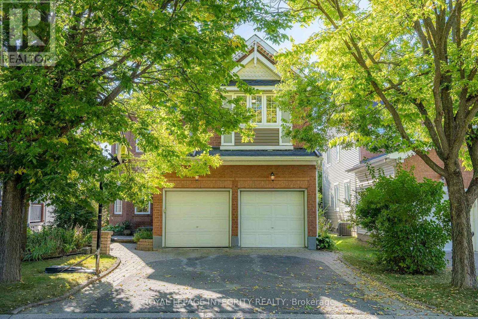 33 Norgold Crescent, Ottawa, ON, K2T 1J1