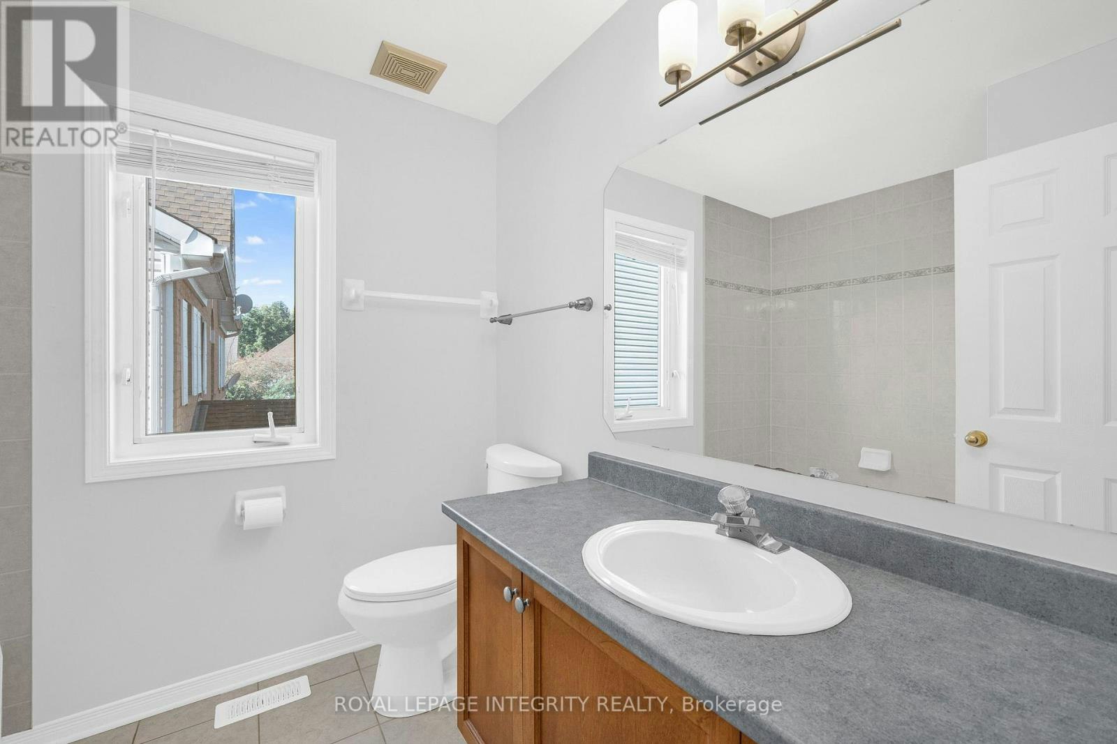 33 Norgold Crescent, Ottawa, ON, K2T 1J1 - 31