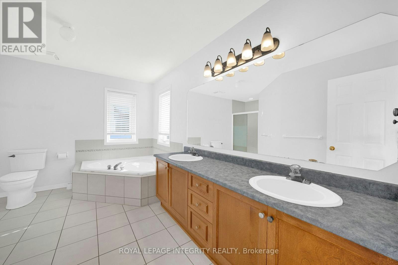 33 Norgold Crescent, Ottawa, ON, K2T 1J1 - 24