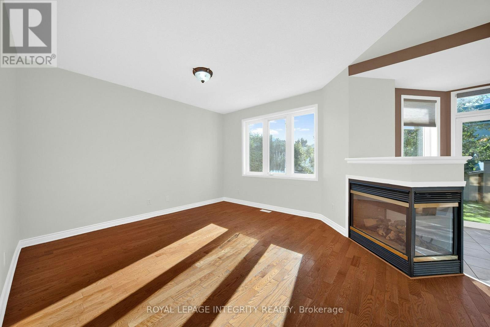 33 Norgold Crescent, Ottawa, ON, K2T 1J1 - 11