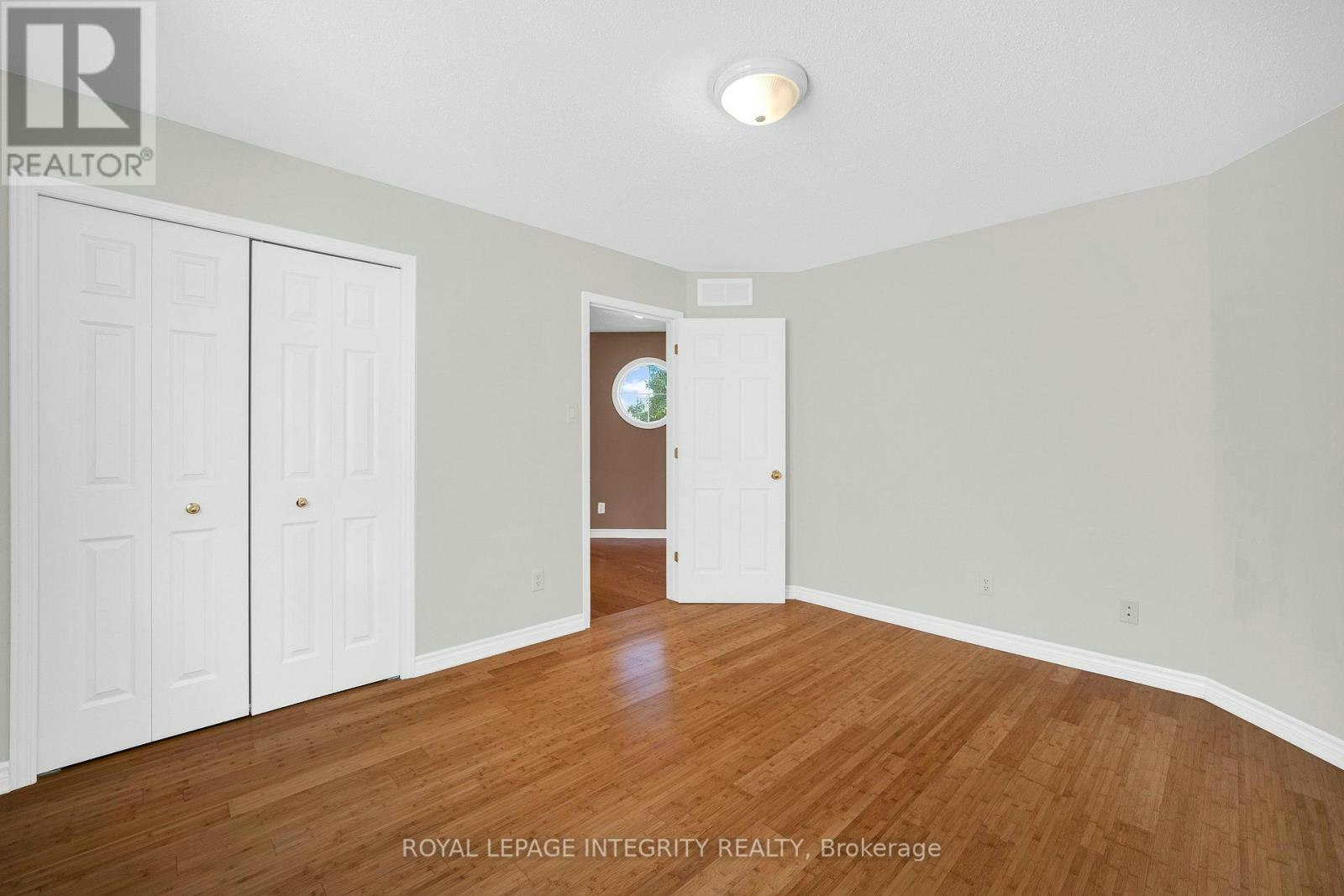 33 Norgold Crescent, Ottawa, ON, K2T 1J1 - 33