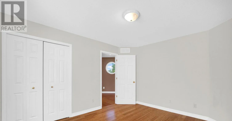 33 Norgold Crescent, Ottawa, ON, K2T 1J1 - 33