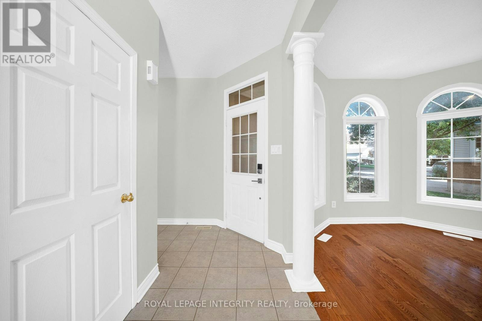 33 Norgold Crescent, Ottawa, ON, K2T 1J1 - 3
