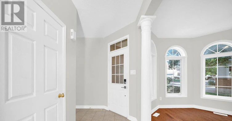 33 Norgold Crescent, Ottawa, ON, K2T 1J1 - 3