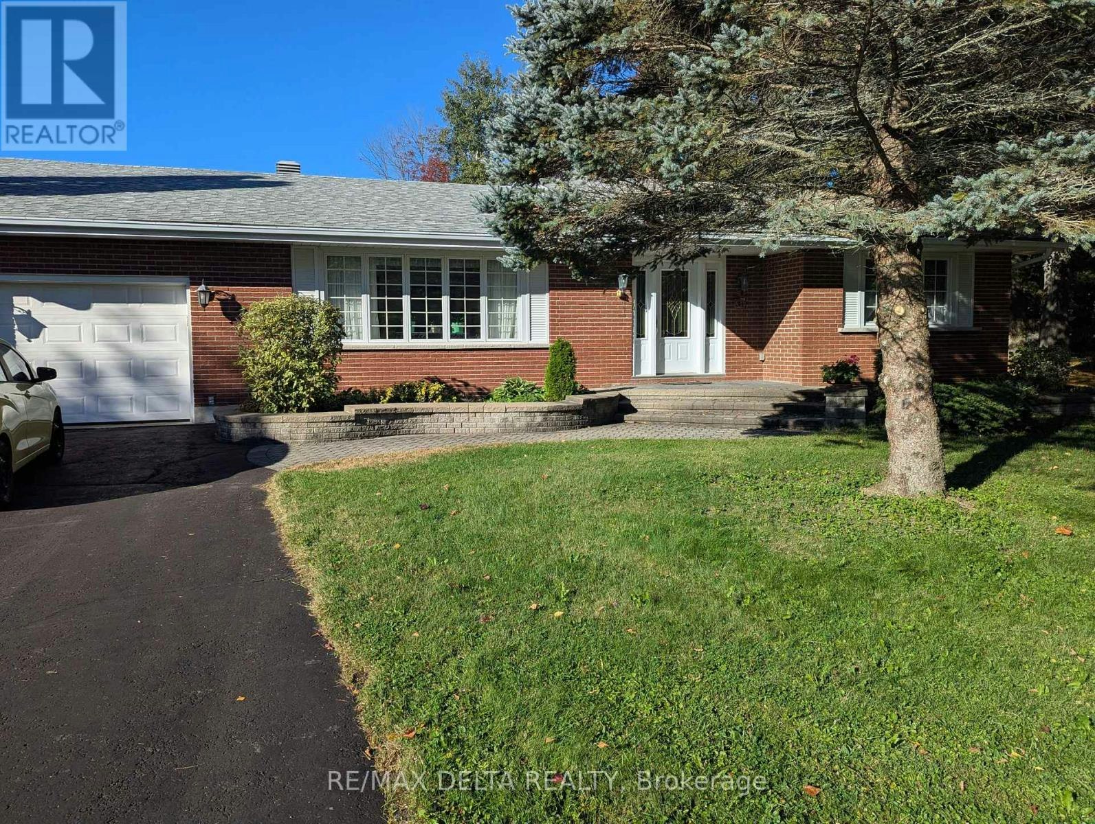77 Front Road W, Hawkesbury, ON, K0B 1K0