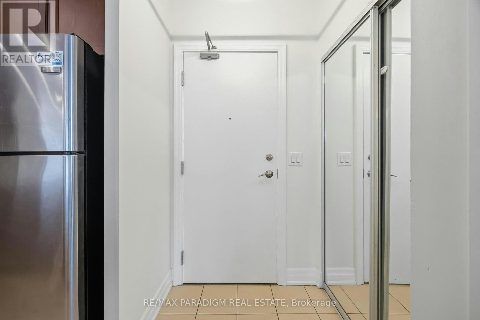 802-500 St Clair Avenue W, Toronto, ON, M6C 1A8 - 4
