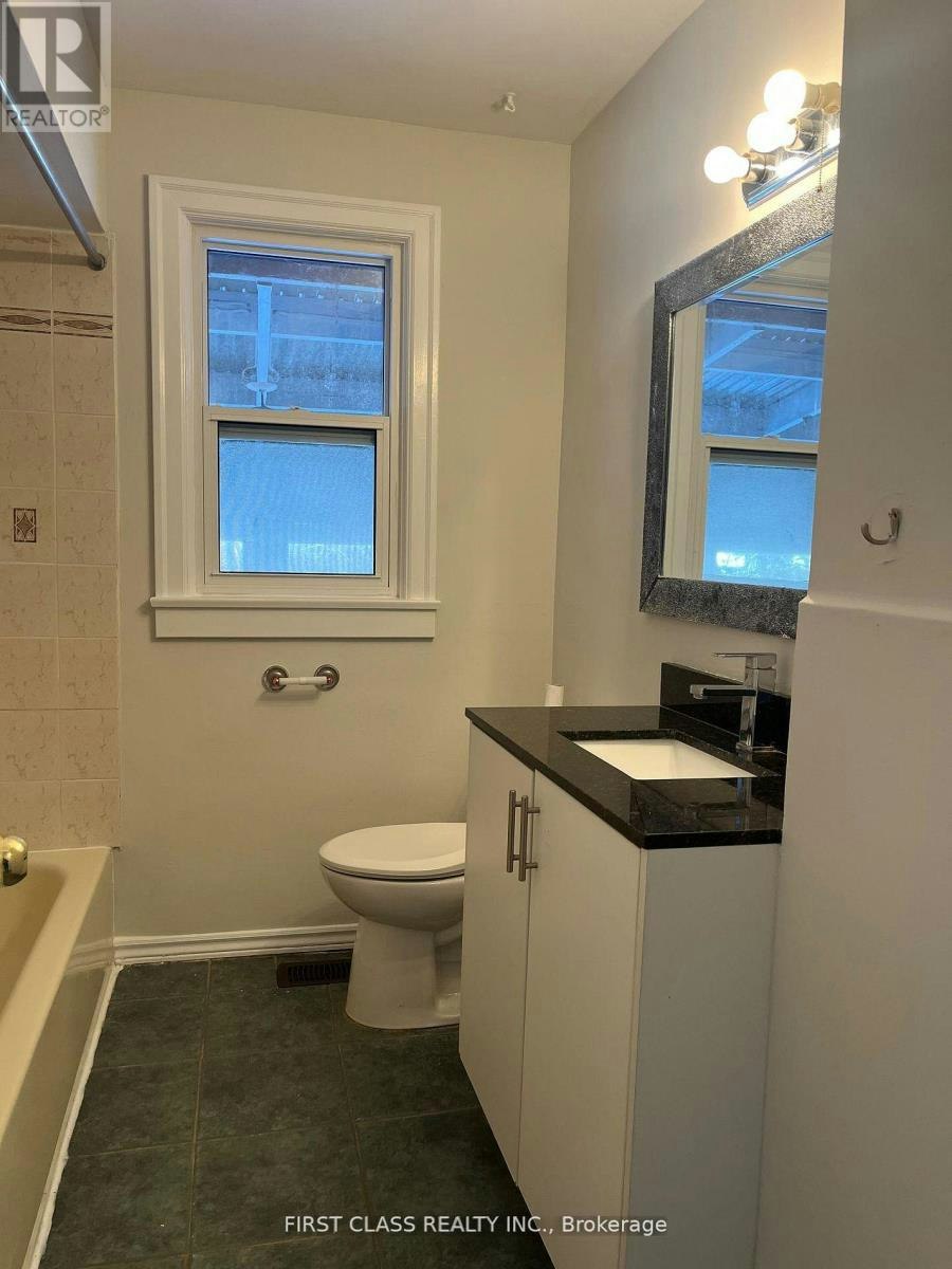 66 Lake Road NORTH, Richmond Hill, ON, L4E 3A2 - 4
