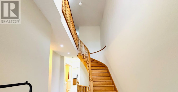 2370 Wasaga Drive, Oakville, ON, L6H 0B7 - 2