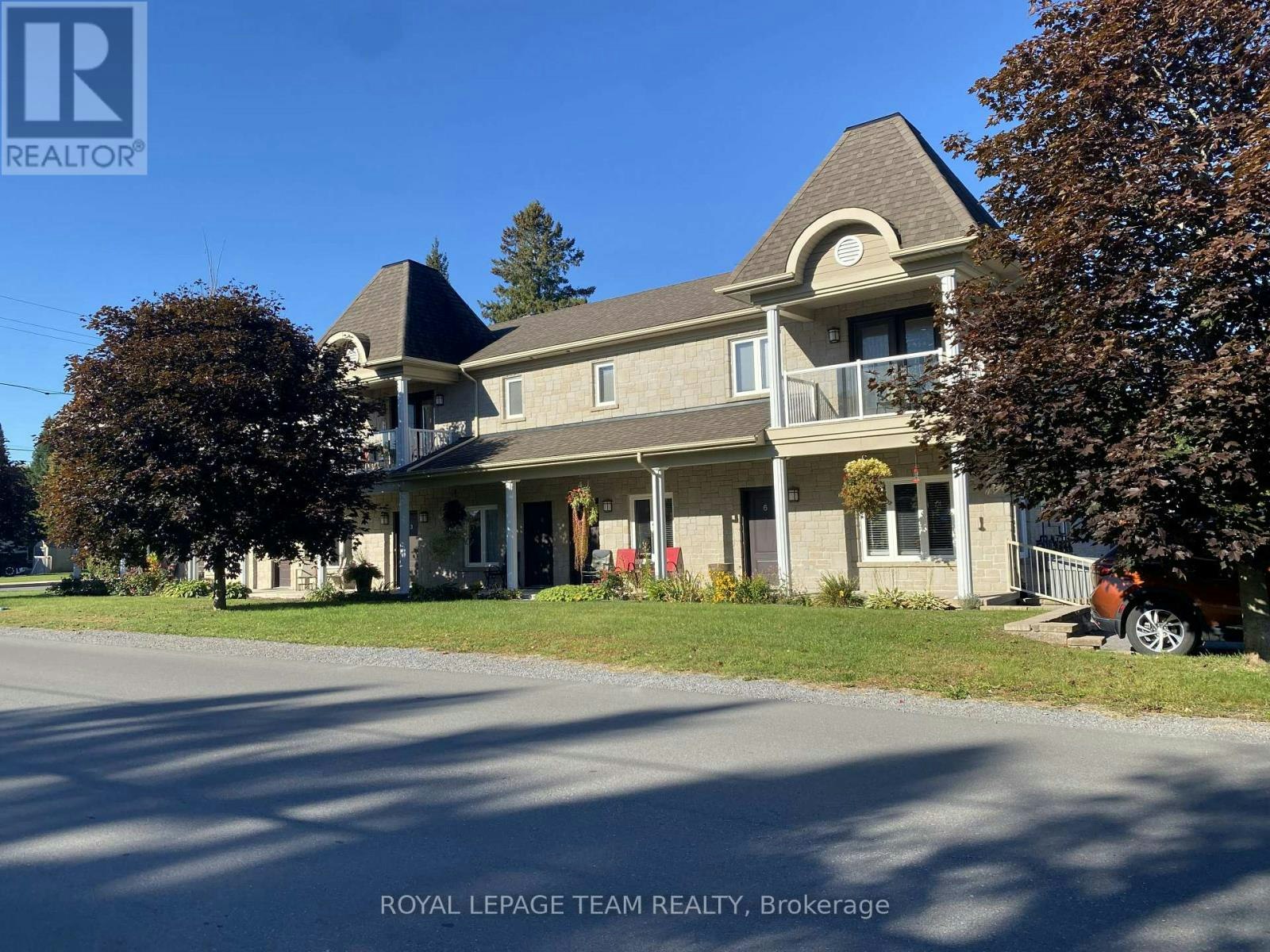 6-94 Bourdeau Boulevard, Limoges, ON, K0A 2M0 - 2