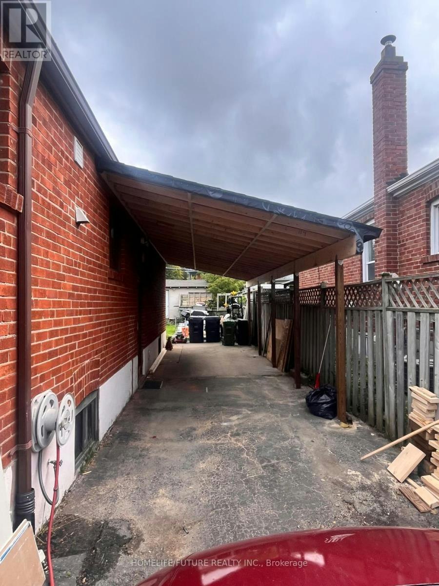 BSMT-229 Flora Drive, Toronto, ON, M1P 1B2 - 2