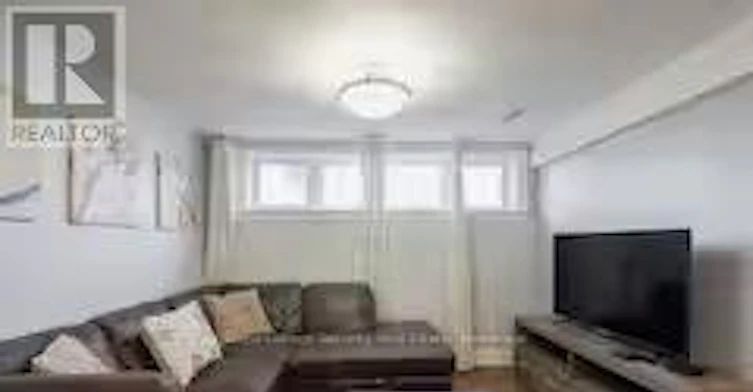 LOWER-81 Erie Street, Toronto, ON, M6L 2R1 - 3